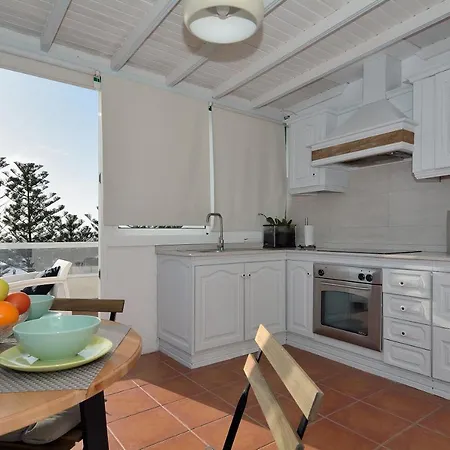 Sea Views In Prime Location By Pvl Διαμέρισμα