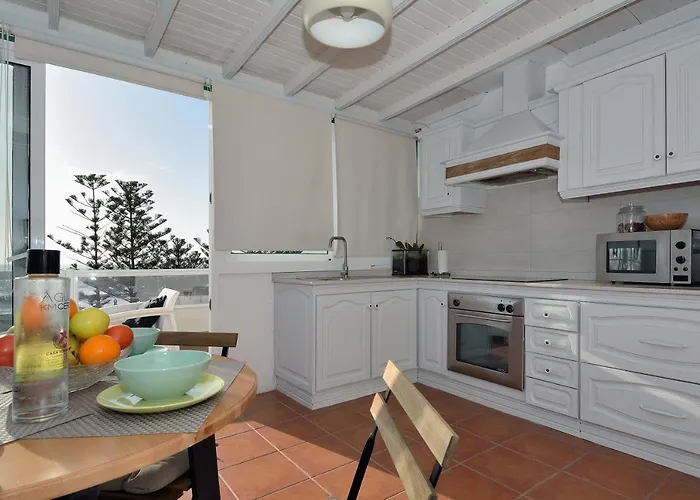 Sea Views In Prime Location By Pvl Daire